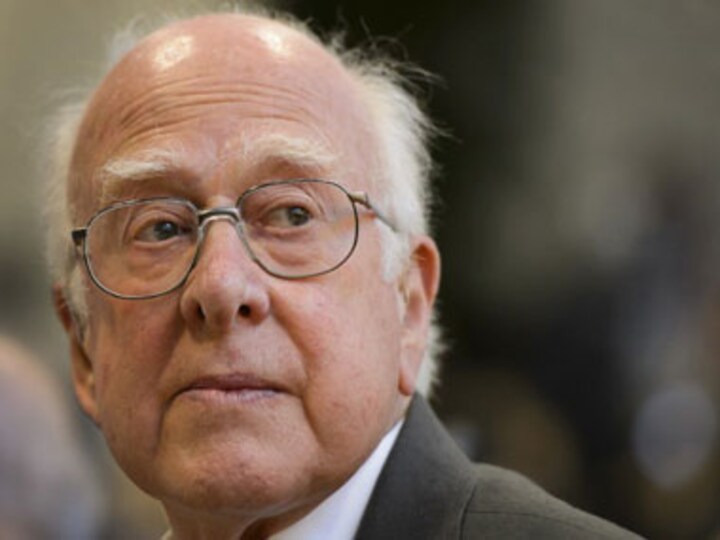 Peter Higgs receives Copley Medal, world’s oldest scientific prize