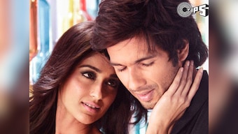 It's difficult to match steps with Shahid Kapoor: Ileana D'Cruz