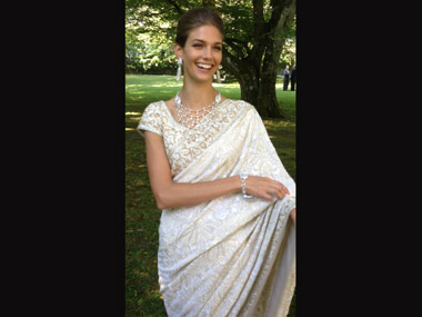 Supermodel Kendra Spears wears Indian designer for her royal wedding Supermodel Kendra Spears wears Indian designer for her royal wedding