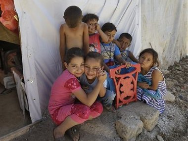 Fleeing Syria, most refugees are begging on the streets of Yemen Fleeing Syria, most refugees are begging on the streets of Yemen