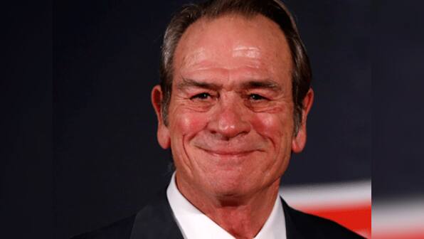 Tommy Lee Jones to direct 'The Cowboys' remake