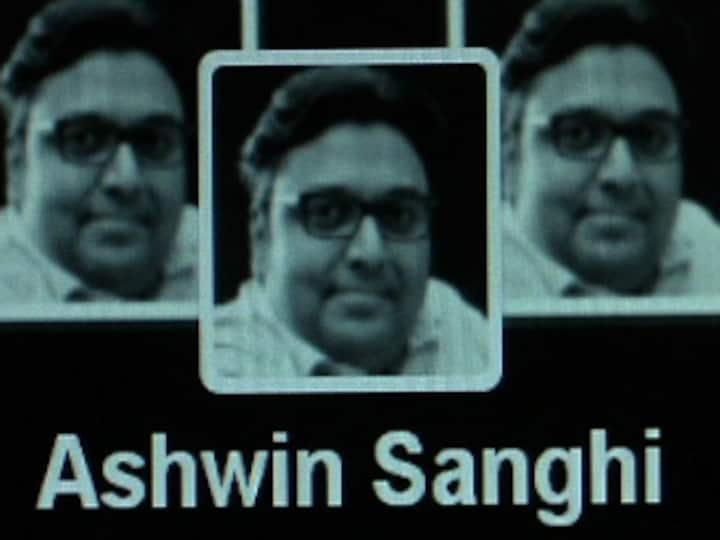 Must Follow: Roshan Abbas picks @ashwinsanghi