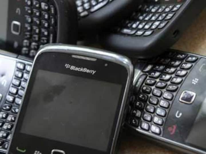 Bad news for BlackBerry lovers: New CEO may stop selling phones