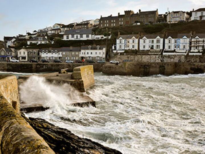 Rail, airways disrupted as Britain braces for massive storm