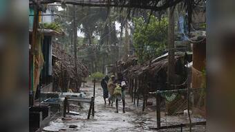 Cyclone Phailin: Slow delivery of aid to survivors leads to protests