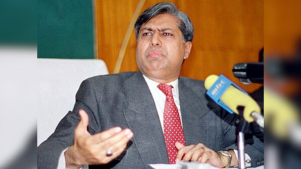 Panama Papers probe: Finance Minister Ishaq Dar asked to appear in court on 14 November in disproportionate asset case