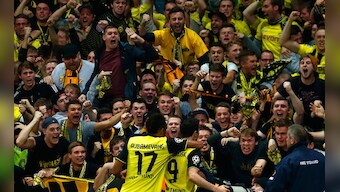 Photos: Lewandowski, Torres shine as Dortmund, Chelsea win on the road