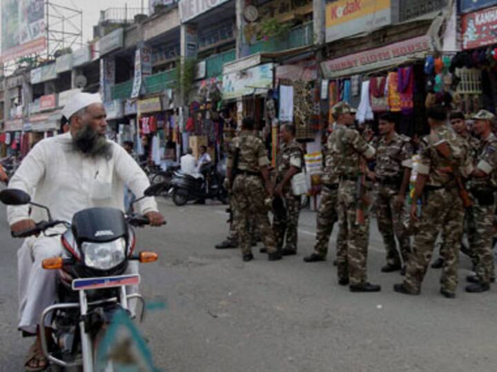 Four dead as fresh violence hits UP's Muzaffarnagar Four dead as fresh violence hits UP's Muzaffarnagar