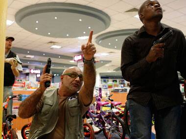 Caught on camera: Soldiers looting Westgate mall angers Kenyans