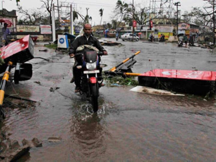 Cyclone Phailin:18 fishermen trapped in trawler return home