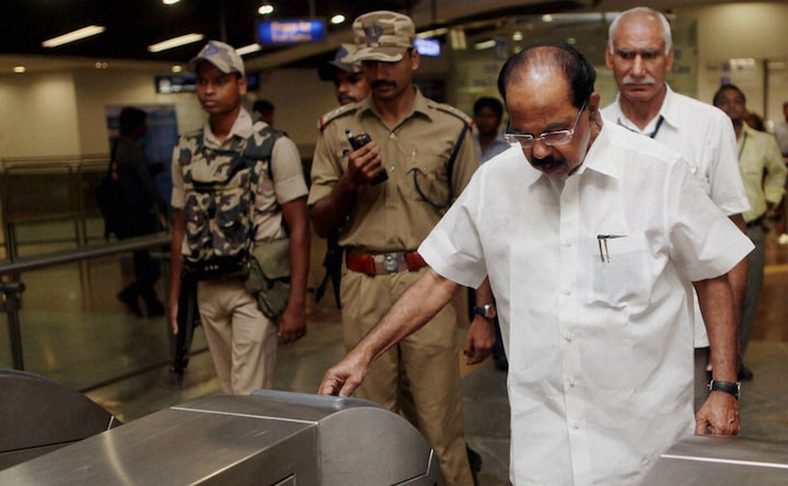 Images: Veerappa Moily abandons official car, takes the metro to work