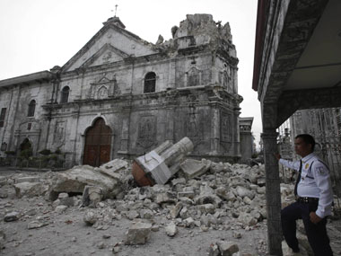 Philippines earthquake: Death toll mounts to 93 Philippines earthquake: Death toll mounts to 93