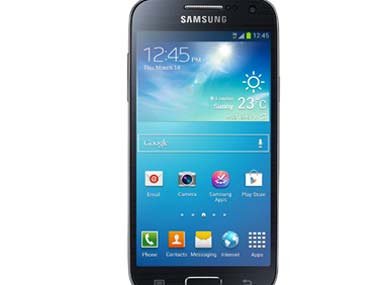 Samsung to make smaller 4.3-inch S4 for US market Samsung to make smaller 4.3-inch S4 for US market
