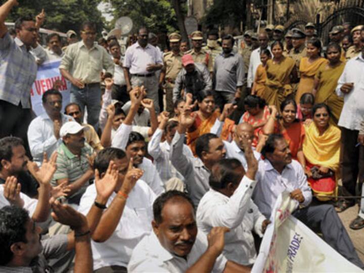 Telangana fallout: 3 Seemandhra MPs resubmit resignations 