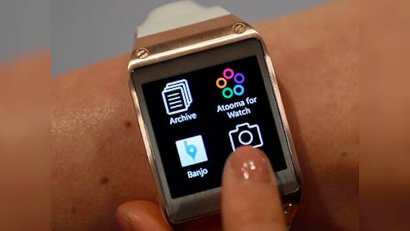 Samsung, Sony gear up to boost smartwatch sales during holidays