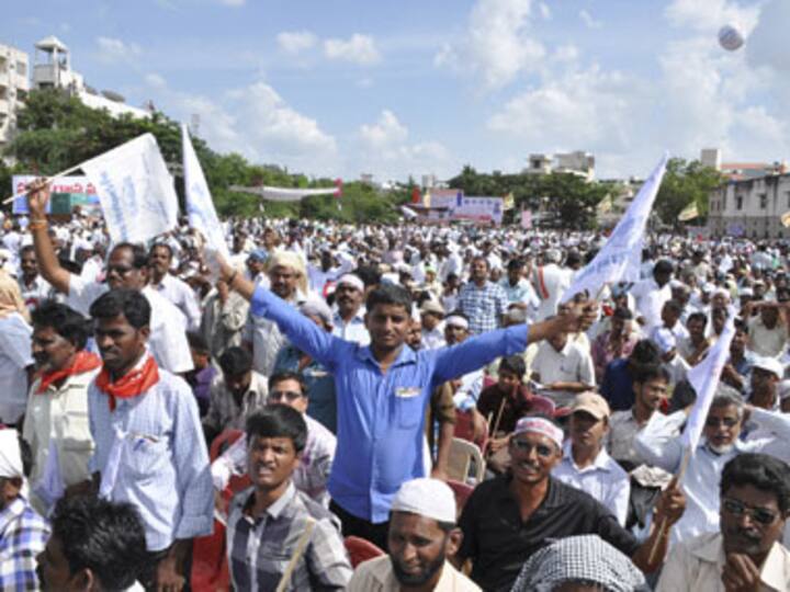 Telangana: Power strike called off, Shinde says no going back on bifurcation