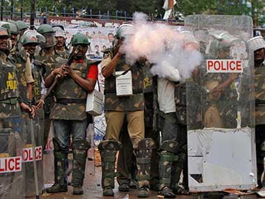 Telangana Row: United Andhra Supporters Protest Outside PM's House ...