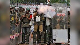 Telangana row: United Andhra supporters protest outside PM's house