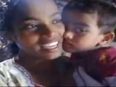 Poor housewife from Kerala village sings her way to YouTube fame Poor housewife from Kerala village sings her way to YouTube fame