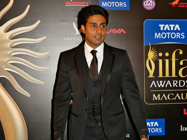 Abhishek Bachchan starts shooting for Mere Apne Abhishek Bachchan starts shooting for Mere Apne