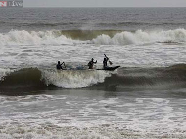 Cyclone Phailin: Paradip port shuts operations, clears vessels Cyclone Phailin: Paradip port shuts operations, clears vessels