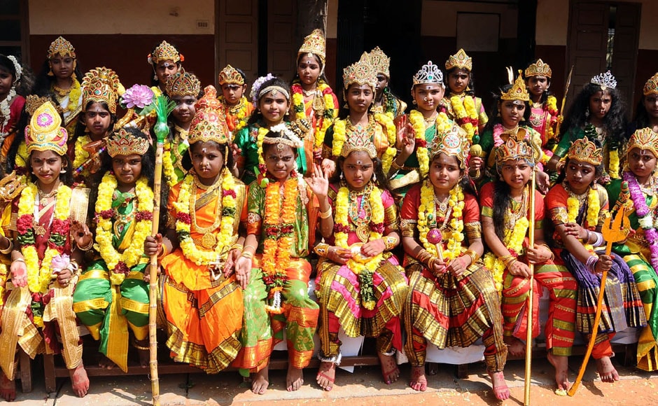 Gujarat Garba Navratri Indian State Fancy Dress Costume For Girls And Women  - Janata Chitralaya