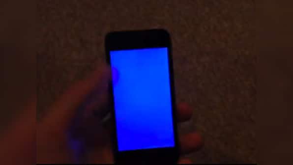 iPhone 5s users complain of 'blue screen of death' crashes