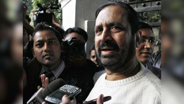 Cong removes Kalmadi's photos from Pune offices, puts Rahul's instead