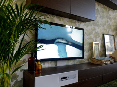 Diwali cheer: Discounts, freebies galore as cos try to woo consumers Diwali cheer: Discounts, freebies galore as cos try to woo consumers