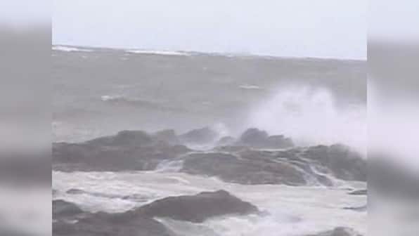 Lord Swraj Paul praises handling of cyclone, to contribute Rs 25 lakh