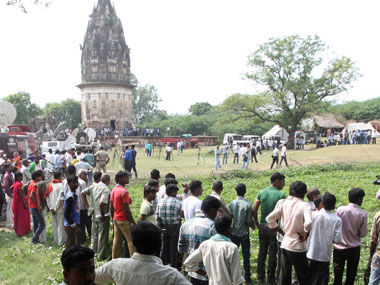 Unnao gold rush: Has it caught the UP govt on the back foot? Unnao gold rush: Has it caught the UP govt on the back foot?