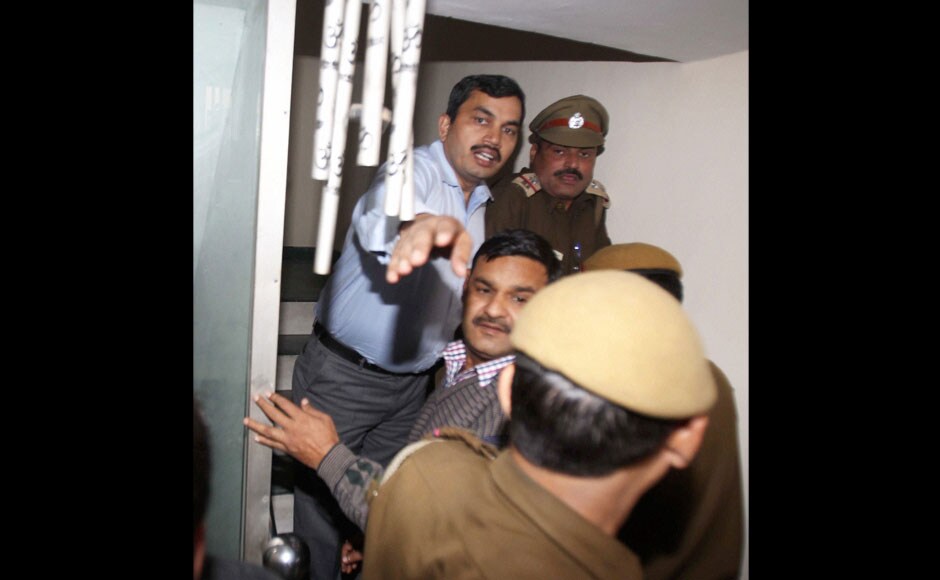 Photos Goa Delhi Police At Tehelka Office In Tejpal Sexual Assault