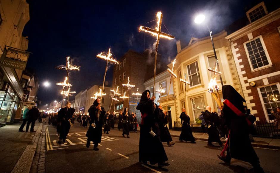 Bonfire societies parade through the streets during the Bonfire Night celebrations on November 5, 2013 in Lewes, Sussex in England. AFP
