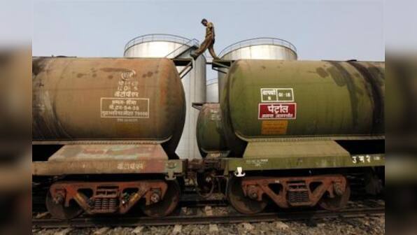 U.S. extends Iran oil sanctions waivers to China, India, S. Korea