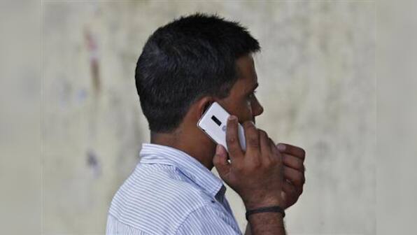 Mobile user base falls to 870.6 mln, RCom extends clean-up