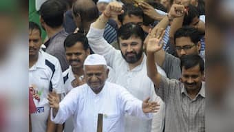 Anna-AAP clash: Kejriwal should have patched up with his guru