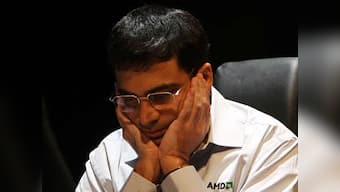 World Chess C'ship: Anand blunder gives Carlsen win in Game Nine