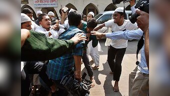 Bangladesh court convicts two to death in absentia for war crimes