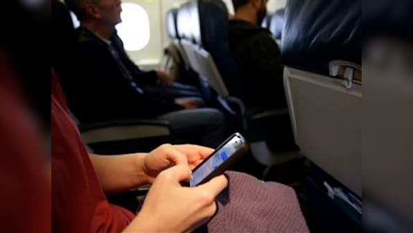 US might allow in-flight calls, but will the airlines?