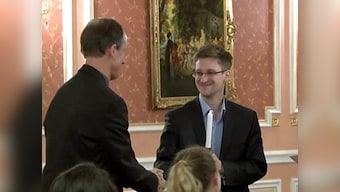 NSA chief says Snowden leaked up to 200,000 secret documents