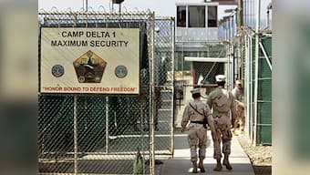 White House pushes to loosen Gitmo transfer rules 