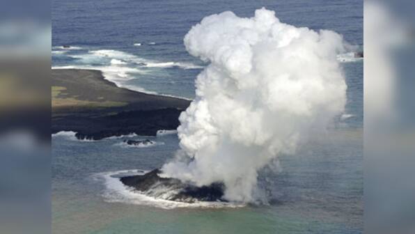 Volcanic eruption throws up new island off Tokyo
