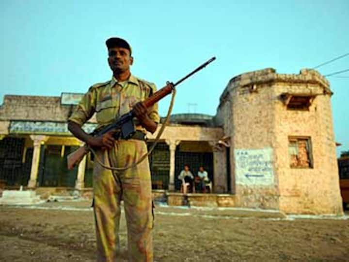 MP polls: 18 percent voter turn out till 11 am