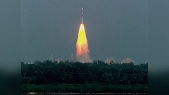 Will Isro Mars mission start an Indo-China space race?