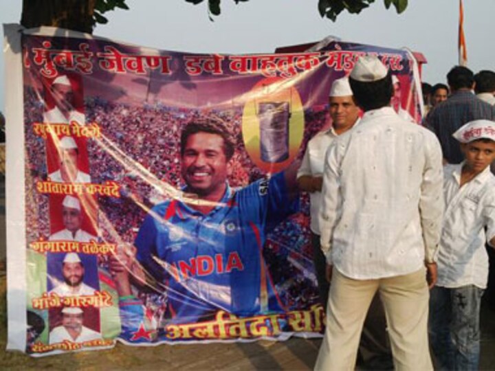 Video: Frenzy outside Wankhede as Mumbai bids Sachin farewell