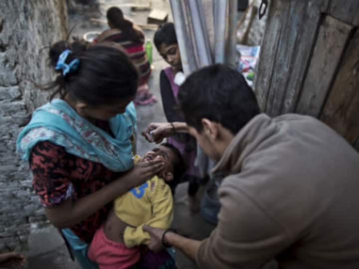 Pakistan starts administering polio injections for the first time