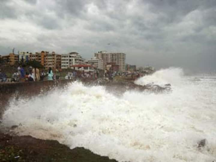 Cyclone Lehar to weaken before crossing Andhra coast tomorrow 