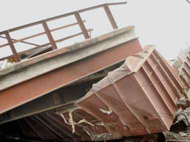 Rail safety committee to probe flyover collapse in Bihar Rail safety committee to probe flyover collapse in Bihar