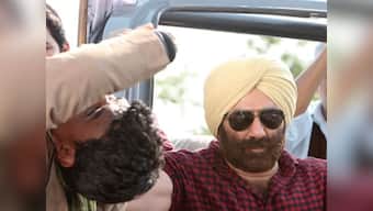 Sunny Deol hunting for good subject for son Karan's launch