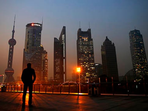 Shanghai mall launches 'husband storage' facility to keep men occupied while wives shop Shanghai mall launches 'husband storage' facility to keep men occupied while wives shop